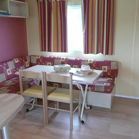 Camping De La Besse 4*